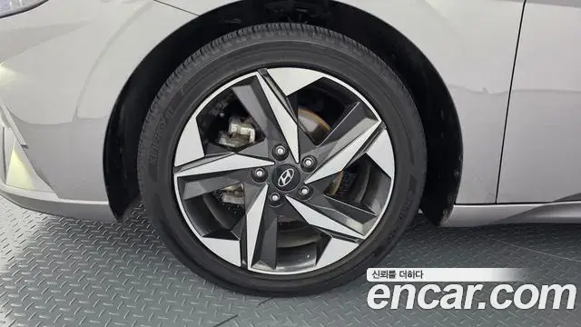 Hyundai The New Avante Hybrid 2021 — ფოტო 18/32