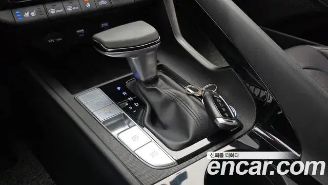 Hyundai The New Avante Hybrid 2021 — ფოტო 30/32