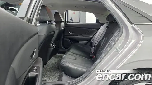 Hyundai The New Avante Hybrid 2021 — ფოტო 13/32