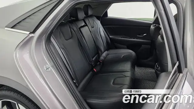 Hyundai The New Avante Hybrid 2021 — ფოტო 21/32