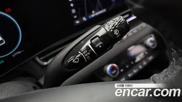Hyundai The New Avante Hybrid 2021 — ფოტო 10/32