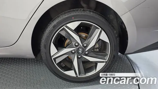 Hyundai The New Avante Hybrid 2021 — ფოტო 22/32