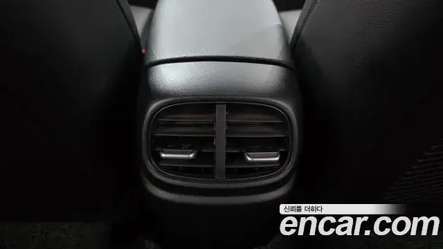 Hyundai The New Avante Hybrid 2021 — ფოტო 11/32