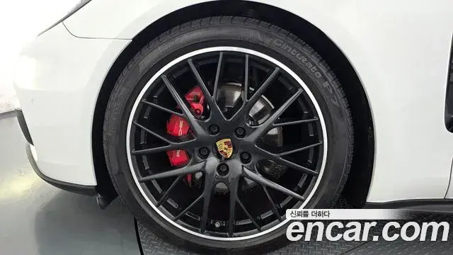 Porsche Panamera 2018 — Photo 10/32