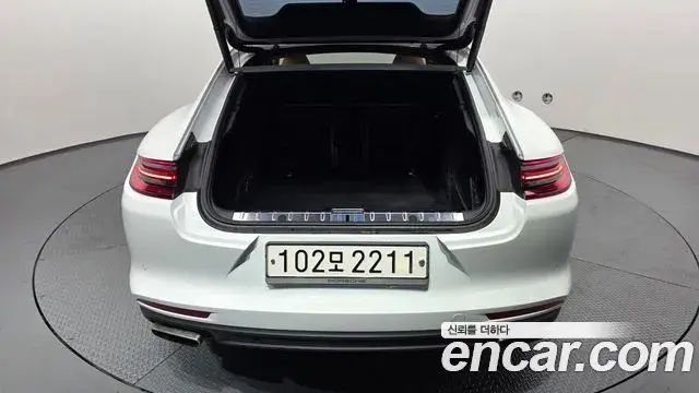 Porsche Panamera 2018 — Photo 1/32