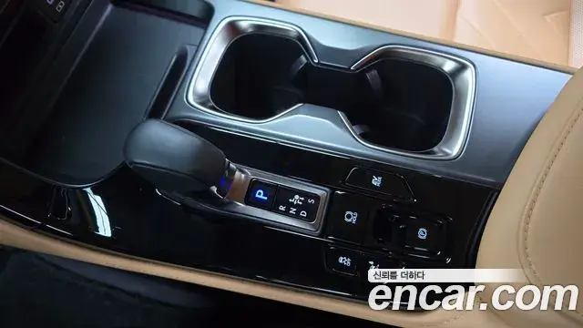 Lexus NX350h 2023 — Photo 28/31