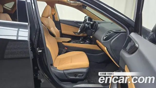 Lexus NX350h 2023 — Photo 20/31