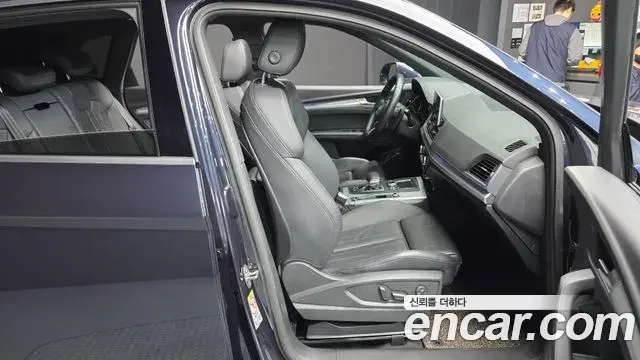 Audi Q5 2020 — ფოტო 10/31