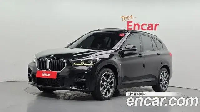 BMW X1 2022 — Şəkil 30/34