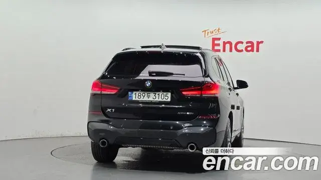 BMW X1 2022 — Şəkil 8/34