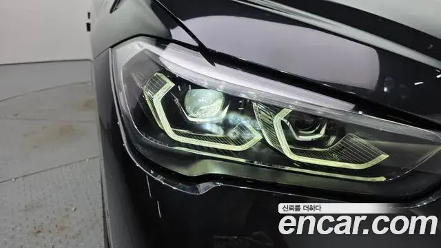 BMW X1 2022 — Şəkil 16/34