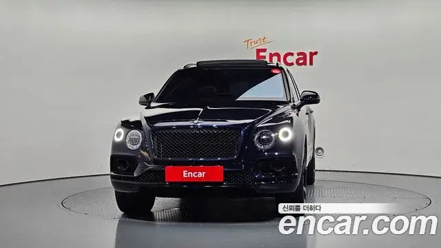 Bentley Bentayga 2018 — Photo 13/20