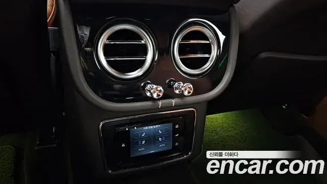 Bentley Bentayga 2018 — Photo 18/20