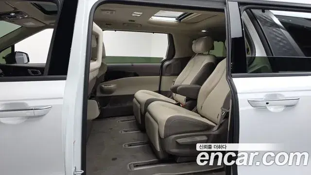 Kia Carnival 2026 — ფოტო 32/36