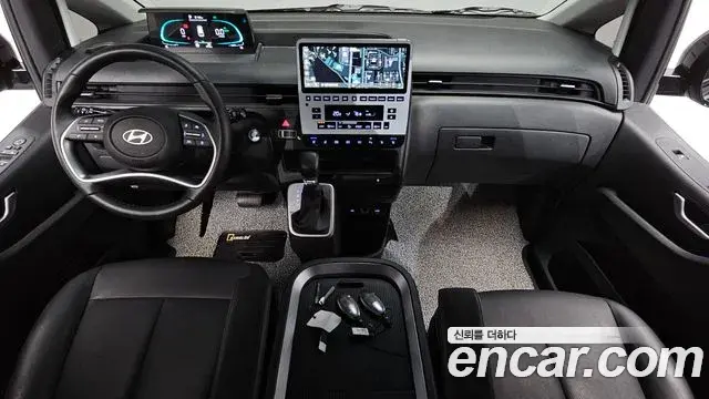 Hyundai Staria 2025 — Şəkil 16/34