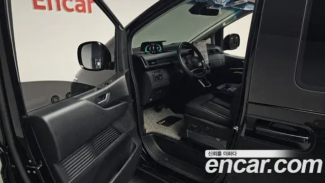 Hyundai Staria 2025 — Şəkil 30/34