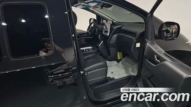Hyundai Staria 2025 — Şəkil 6/34