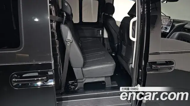 Hyundai Staria 2025 — Şəkil 23/34