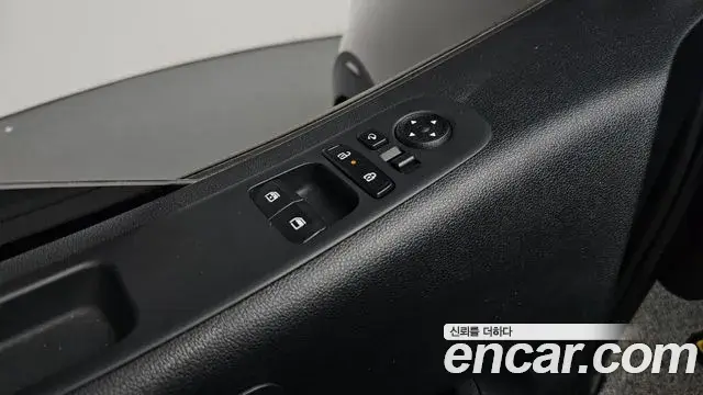 Hyundai Staria 2025 — Şəkil 13/34
