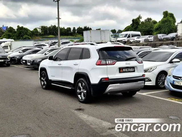 Jeep Cherokee 2020 — Photo 6/20