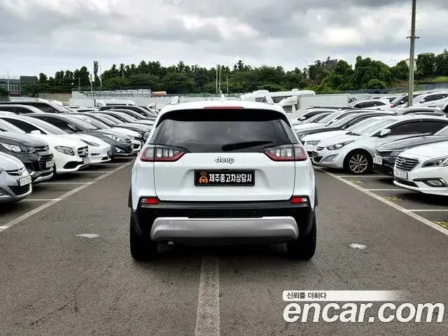 Jeep Cherokee 2020 — Photo 7/20