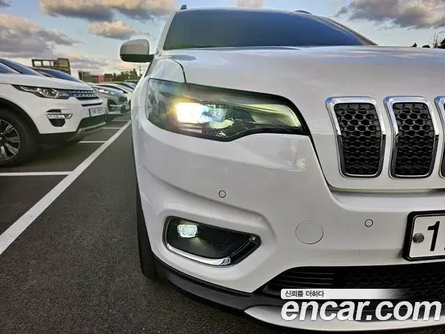 Jeep Cherokee 2020 — Photo 2/20