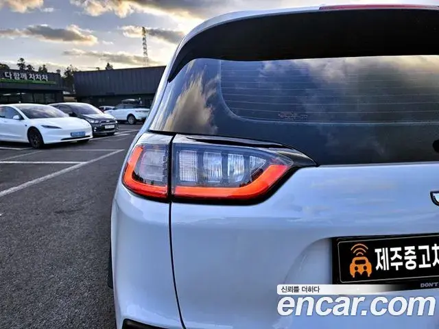 Jeep Cherokee 2020 — Photo 17/20