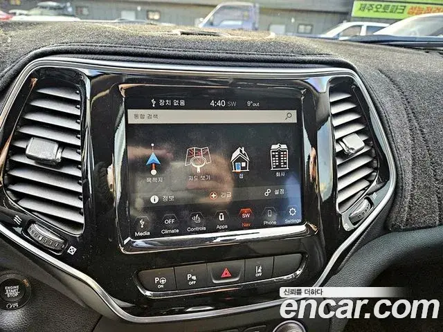 Jeep Cherokee 2020 — Photo 12/20