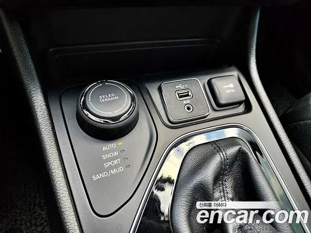 Jeep Cherokee 2020 — Photo 19/20