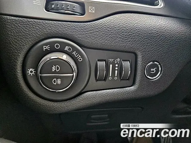 Jeep Cherokee 2020 — Photo 13/20
