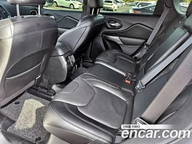 Jeep Cherokee 2020 — Photo 5/20