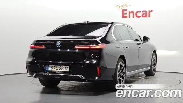 BMW 7 Series 2024 — ფოტო 2/20