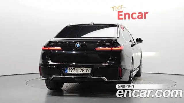 BMW 7 Series 2024 — ფოტო 9/20