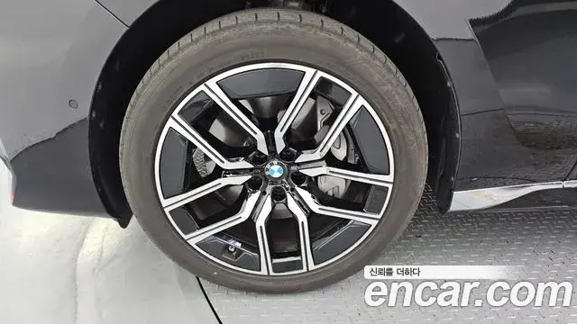BMW 7 Series 2024 — ფოტო 13/20