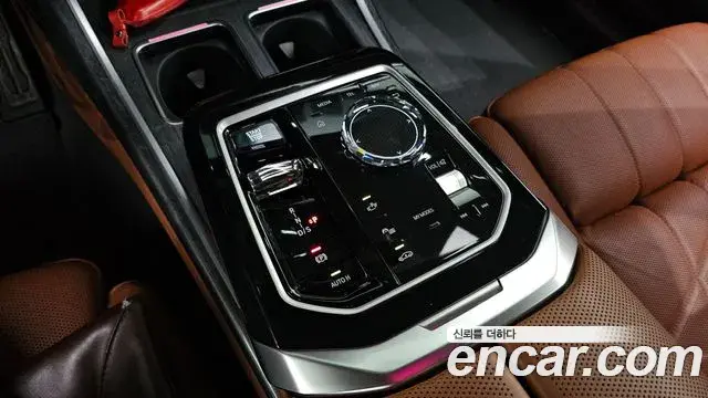 BMW 7 Series 2024 — ფოტო 12/20