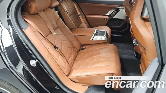 BMW 7 Series 2024 — ფოტო 18/20