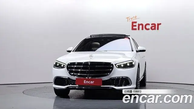 Mercedes-Benz S-Class 2025 — Photo 12/38
