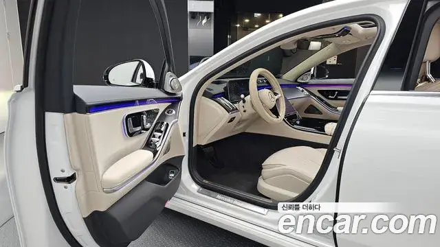 Mercedes-Benz S-Class 2025 — Photo 24/38