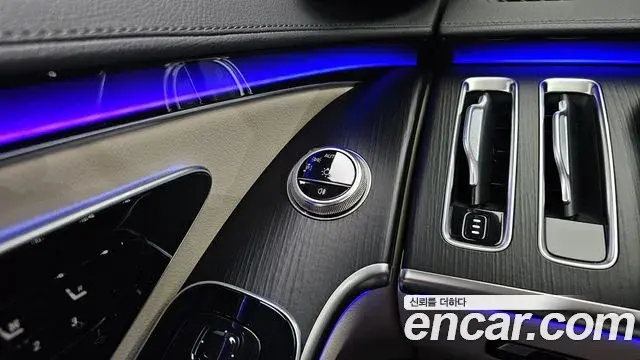 Mercedes-Benz S-Class 2025 — Photo 33/38
