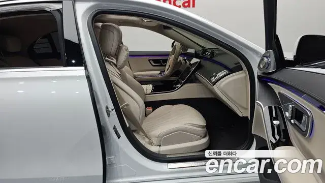 Mercedes-Benz S-Class 2025 — Photo 34/38