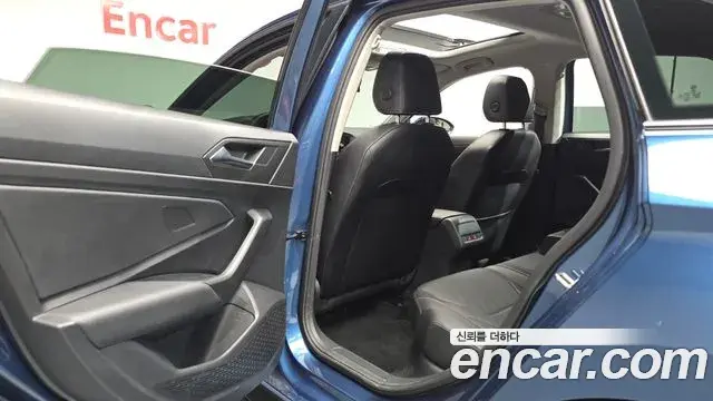 Volkswagen Jetta 2021 — Şəkil 30/33