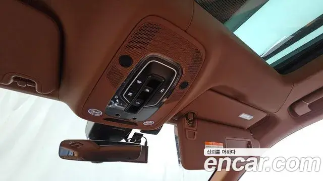 Bentley Bentayga 2019 — Şəkil 10/38
