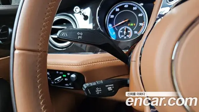Bentley Bentayga 2019 — Şəkil 31/38