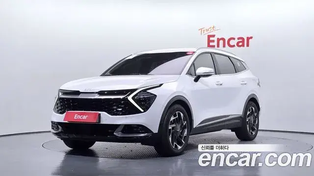Kia Sportage 2021 — Фото 1/20