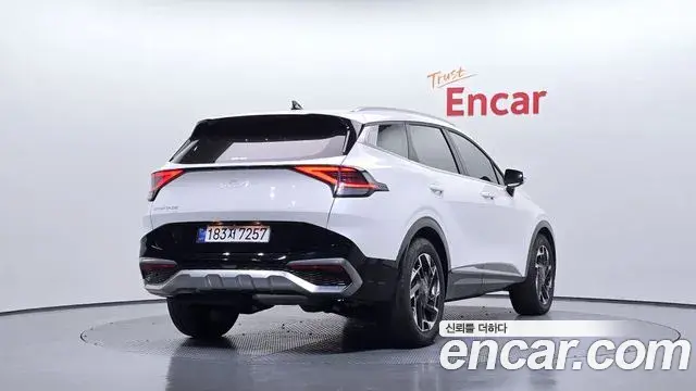Kia Sportage 2021 — Фото 2/20