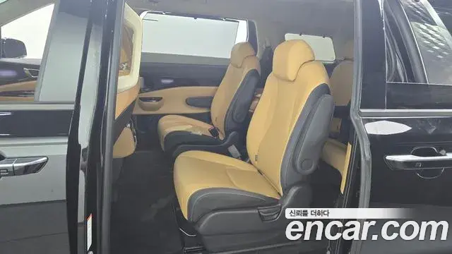 Kia Carnival 2022 — Photo 12/20