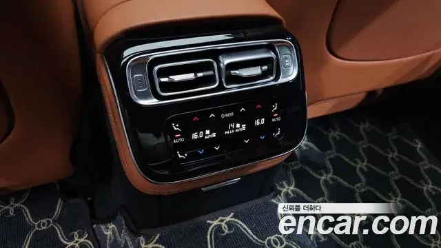 Mercedes-Benz S-Class 2024 — ფოტო 37/40