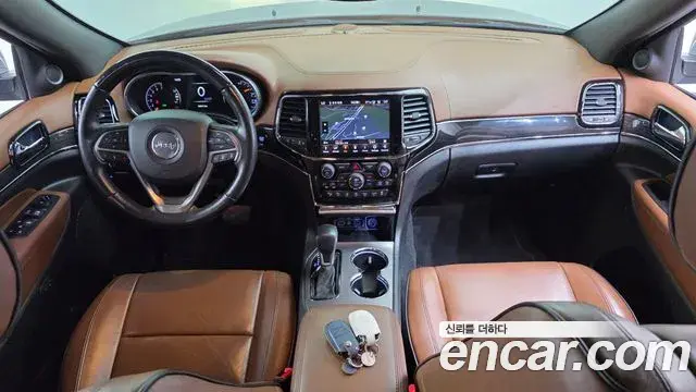 Jeep Grand Cherokee 2021 — ფოტო 6/31