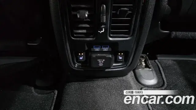 Jeep Grand Cherokee 2021 — ფოტო 25/31