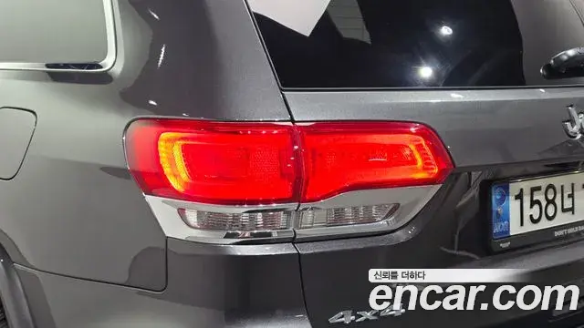 Jeep Grand Cherokee 2021 — ფოტო 11/31